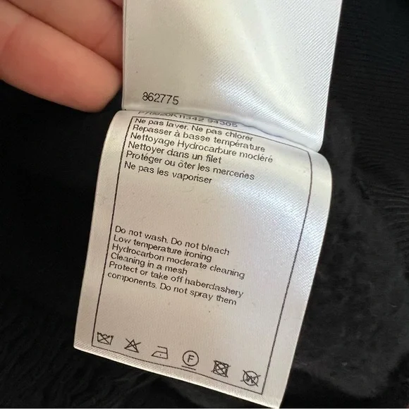 CHANEL 24K CC Sweatshirt in Black NWT Authentic - Picture 9 of 10